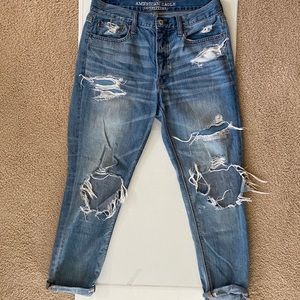 American Eagle vintage high rise distressed jeans